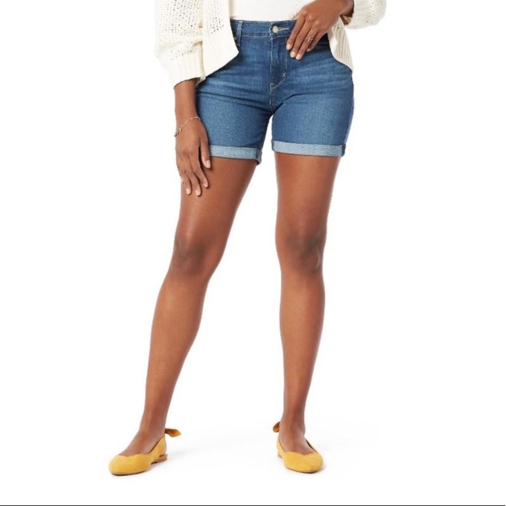 Signature by Levi Strauss & Co. Mid rise shorts